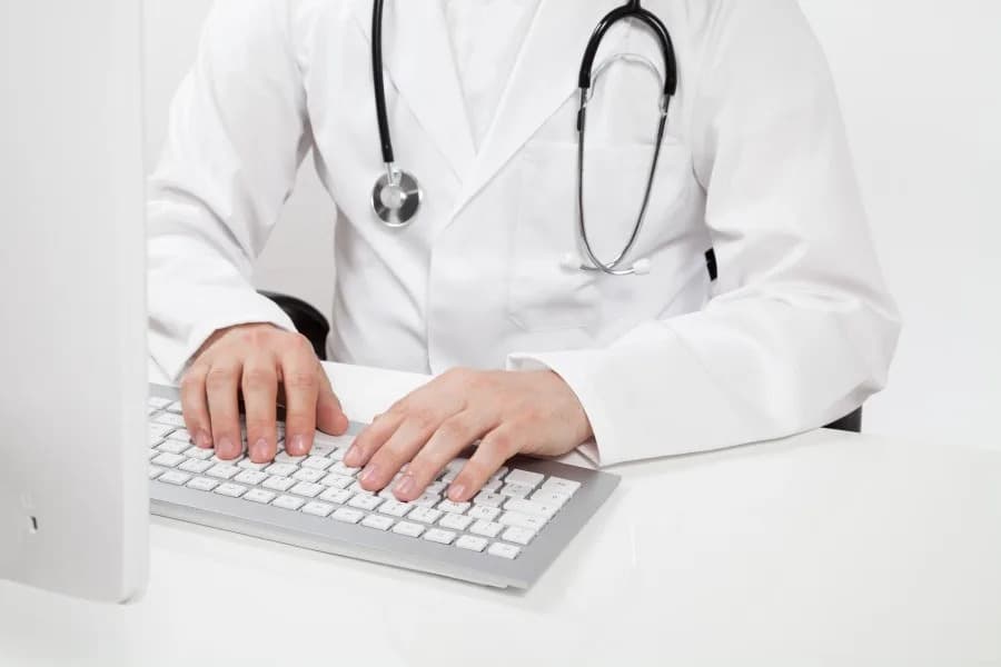 Budućnost medicine: Kako će AI postati „kopilot“ lekara i promeniti negu pacijenata