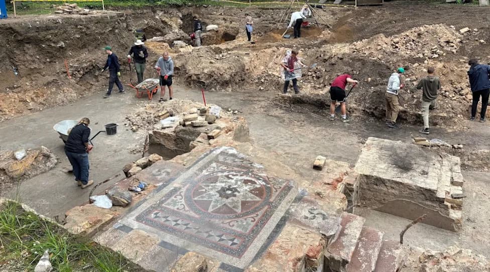 Otkriven Pod i Bima Velike Sinagoge u Vilnjusu — Sporovi O Budućnosti Jevrejskog Nasleđa