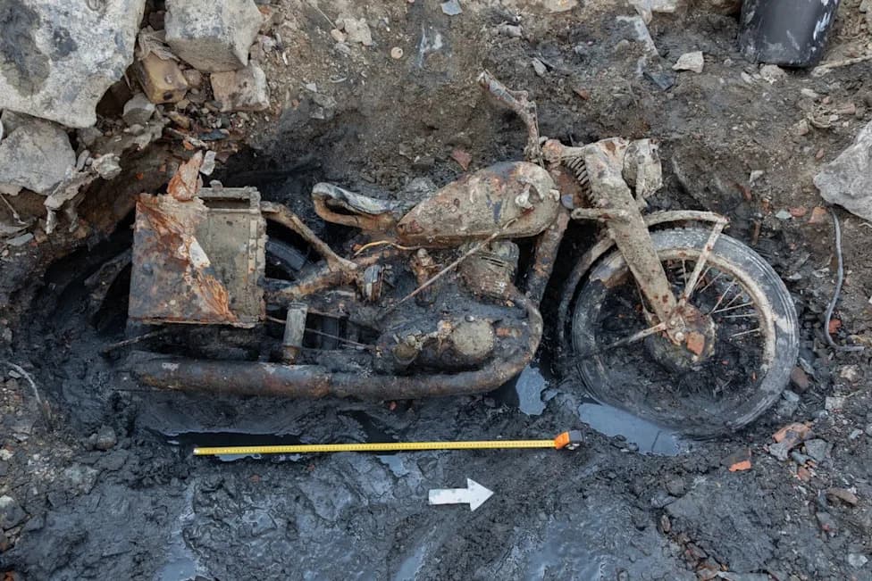 Motocikl i posmrtni ostaci iz Drugog svetskog rata izronili dok Dunav u Budimpešti dostiže rekordno nizak nivo
