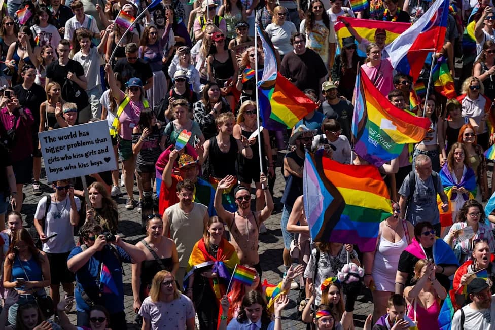 Desetine hiljada na Praškom Prideu — počast žrtvama berlinskog napada i pojačana bezbednost