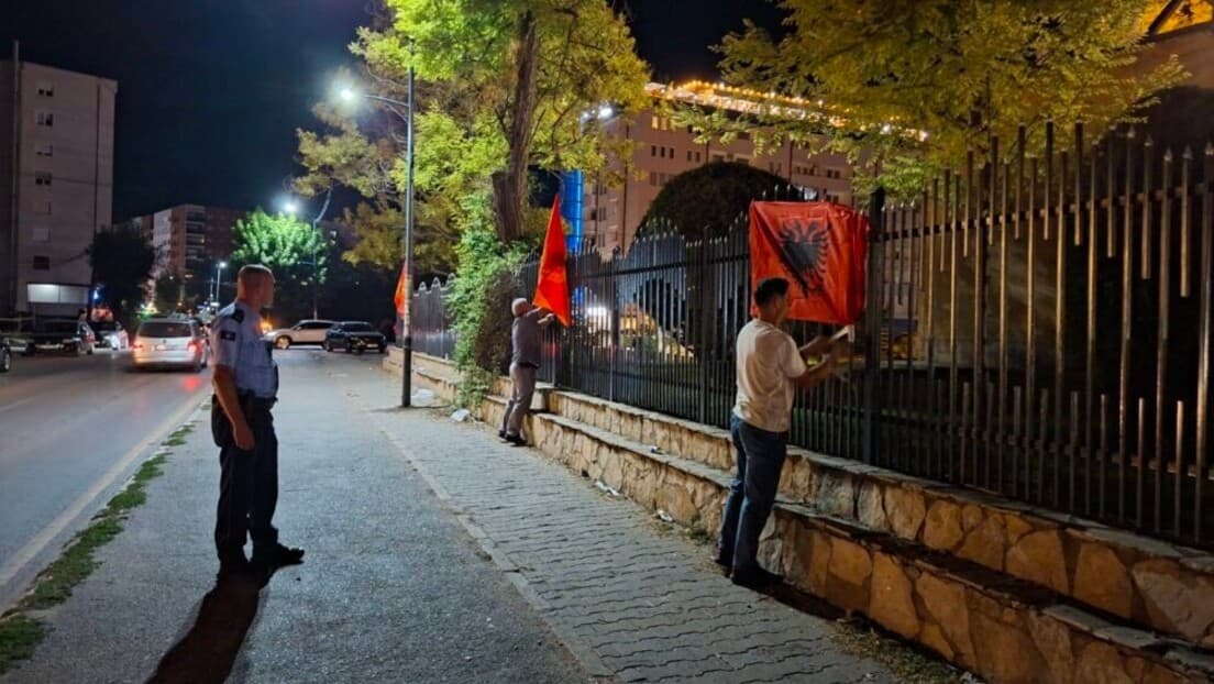 Zastave OVK i Albanije Postavljene Na Crkvenu Ogradu U Lipljanu — Eparhija: Podsticanje Mržnje i Zastrašivanje Srba