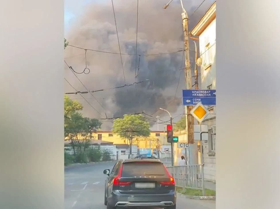 Masivan ukrajinski udar na Novorosijsk: oštećeni terminali za žitarice, troje poginulih