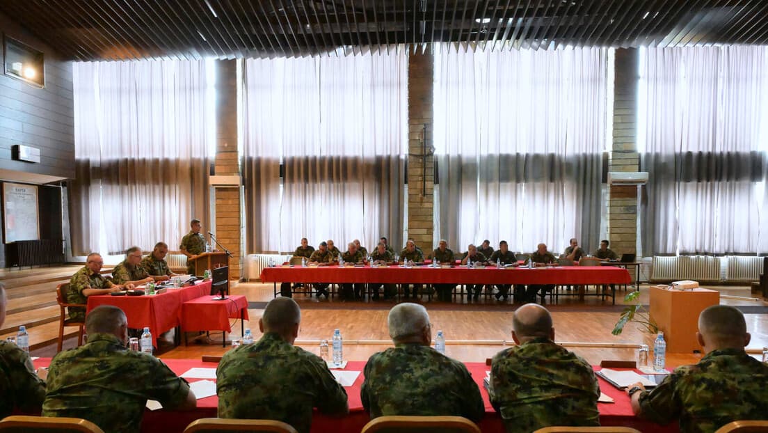 Intenzivna obuka i dalji razvoj Vojske Srbije — radni sastanak u kasarni "Ribnica"