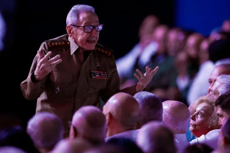 Raul Castro (95) Ponovo Se Pojavio u Havani, Dobi Ovacije Dok Kuba Tone u Krisu