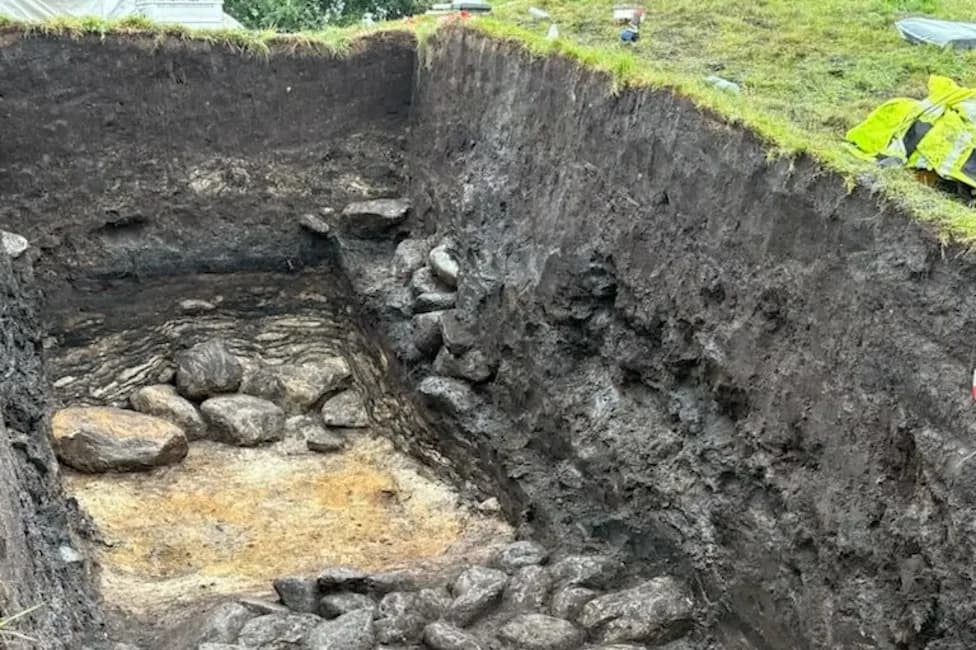 Otkriveni Tragovi Vikinškog Broda u Norveškoj: Ponovo Otvoren Stari Humak