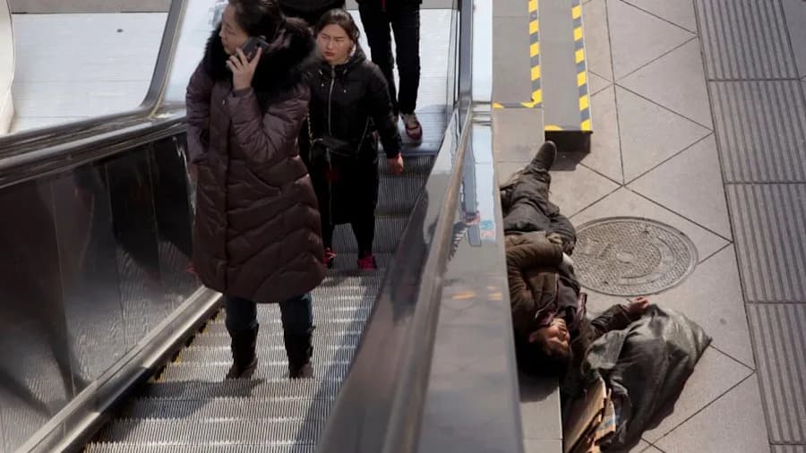 Masovno beskućništvo u Kini razotkriva društvene pukotine — vlasti terminologiju menjaju u „raspršene osobe“