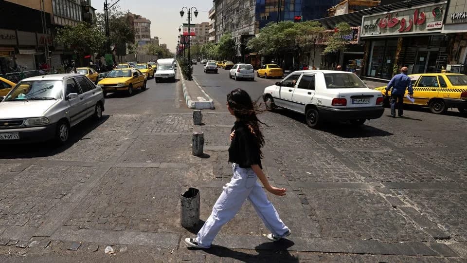 Iranke Otvoreno Prkose Pritiscima Za Povratak Strožeg Hidžab Režima