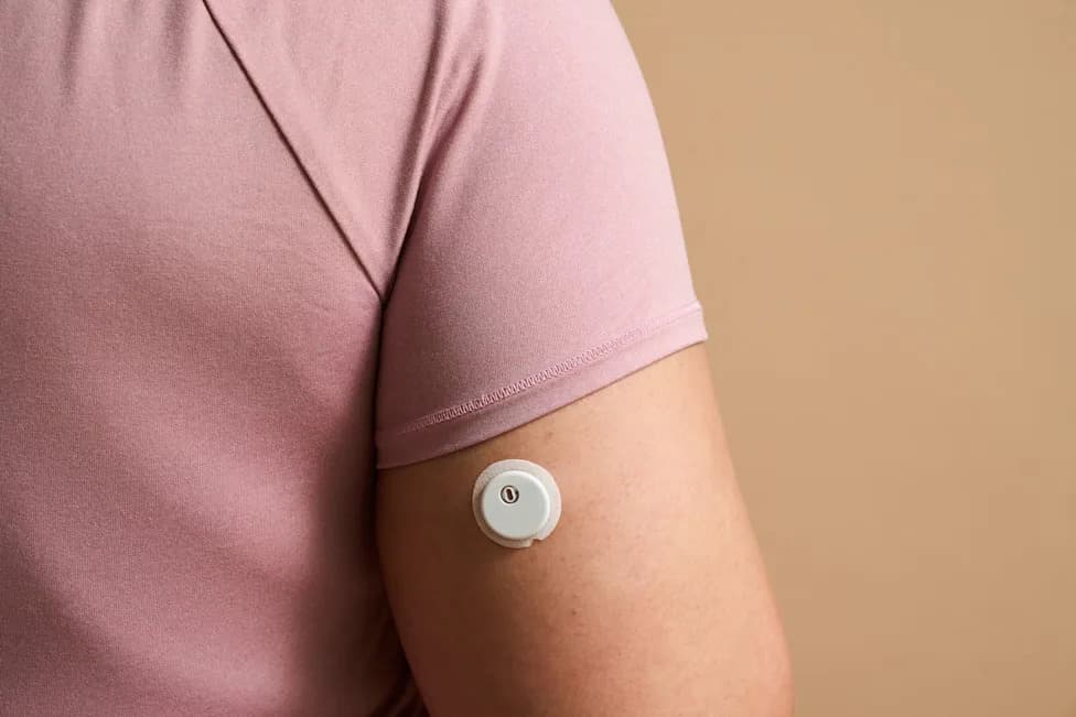 Prvi Nosivi Monitor Koji Istovremeno Prati Glukozu i Ketone Dobio Odobrenje FDA