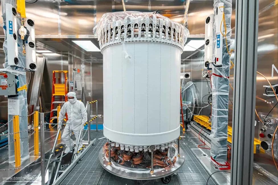 Mogući Prvi Trag Tamne Materije: Detektor LZ Zabeležio Neobičan Događaj Duboko Pod Zemljom