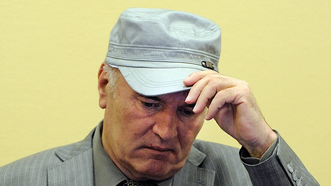 Hajka se nastavlja: Nevesinjac Milenko Parović ostao bez angažmana zbog fotografije Ratka Mladića