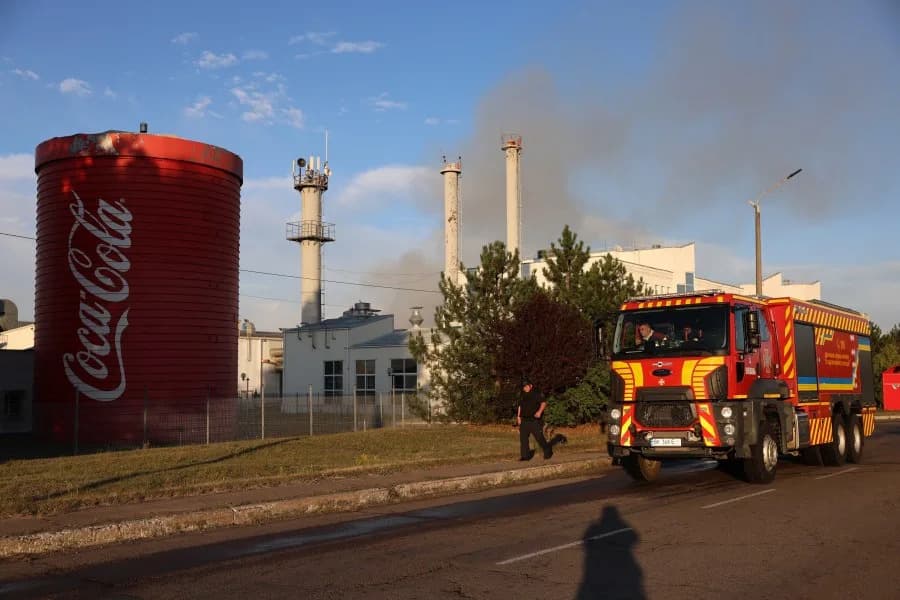 Ruski dronovi pogodili fabriku Coca-Cole kod Kijeva; Zelenski: Udar je poruka Americi
