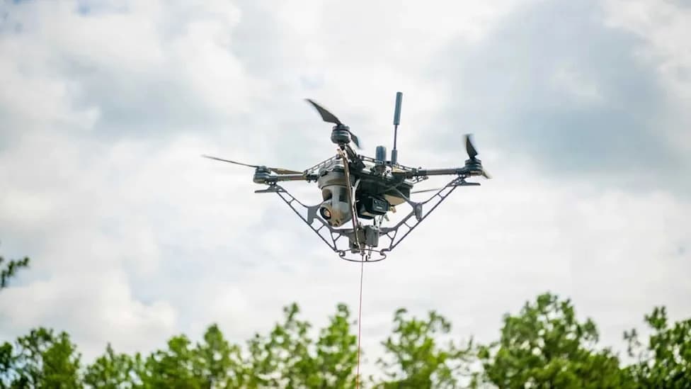 Novi Privezan Dron Vojske SAD Otporan Na Ometanje — Leti Do 50 Sati Bez Sletanja