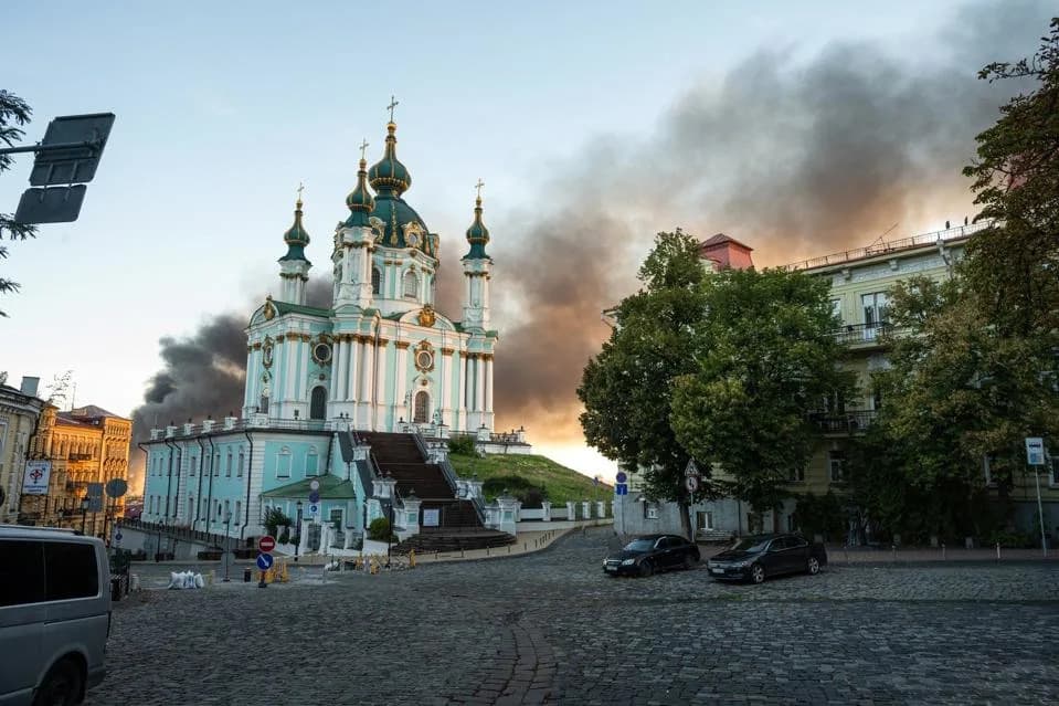 Masovni napadi posle mirovnih pregovora: 166 dronova i 32 rakete pogodile Ukrajinu