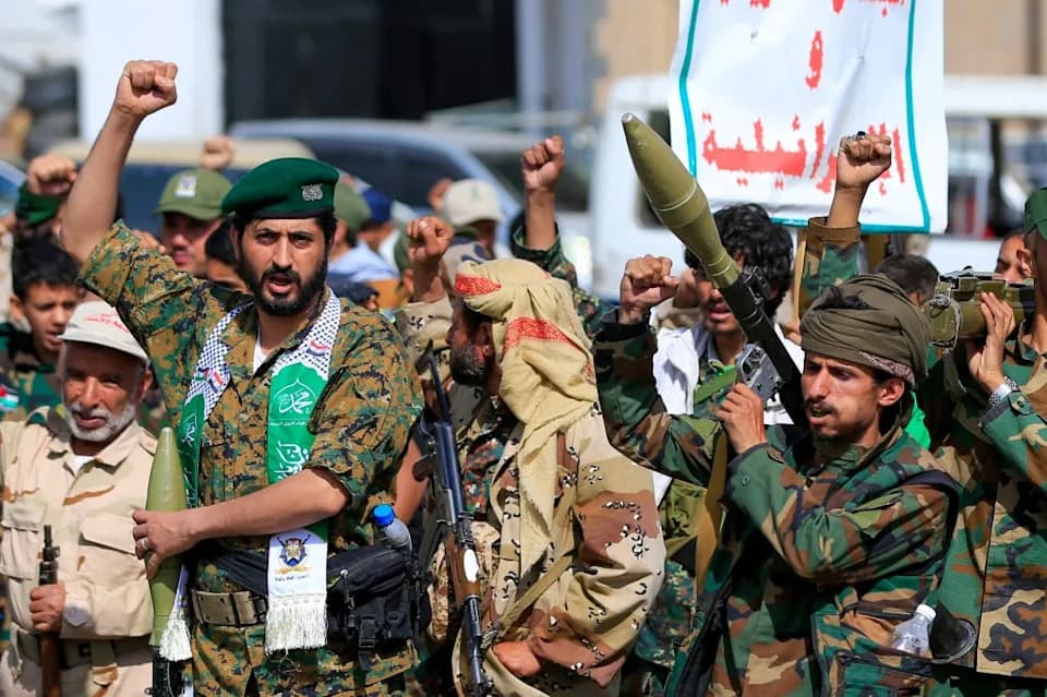 Saudijska Arabija Postaje Epicentar Mogućeg Šireg Sukoba s Iranom — Mokha, Bab el‑Mandeb i Pretnja Energetskim Tokovima