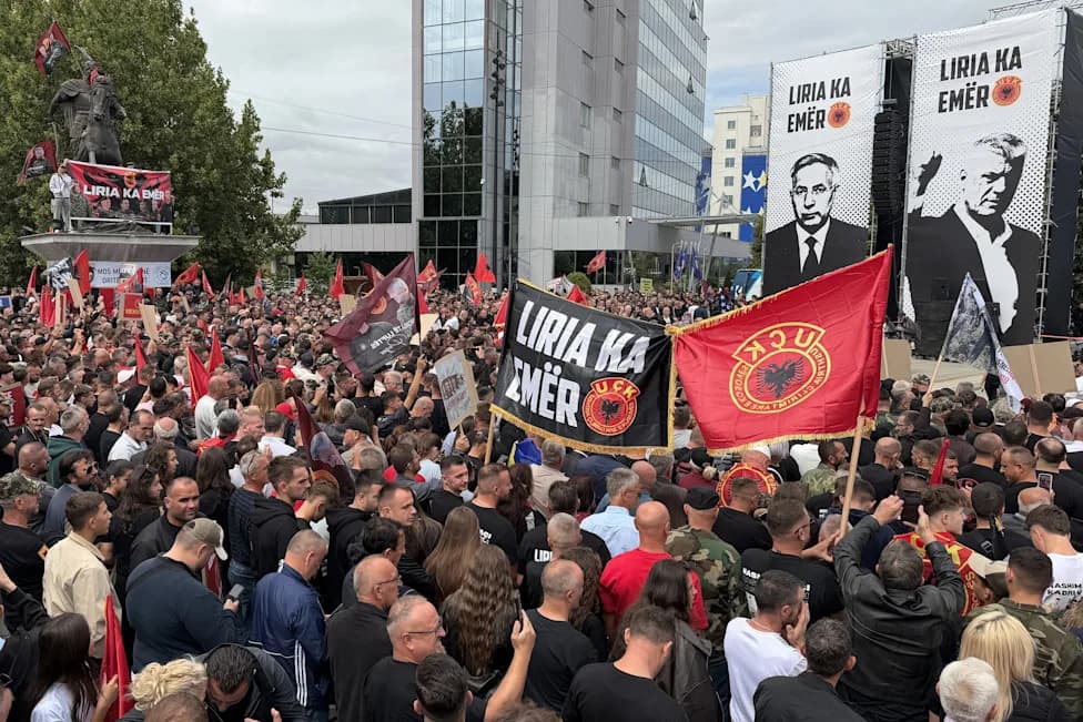 Hiljade u Prištini Podržale Hašima Tačija Pred Presudom u Hagu
