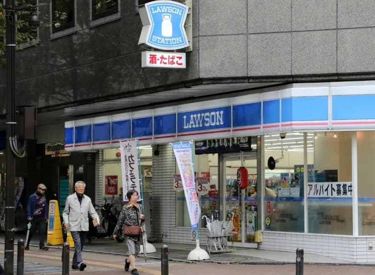 AI Stvara Neobične Deserte u Japanskim Konbinijima — Tart Sa Ukusom Kiselih Krastavaca i Kanelé Sa Pireom Od Slatkog Krompira