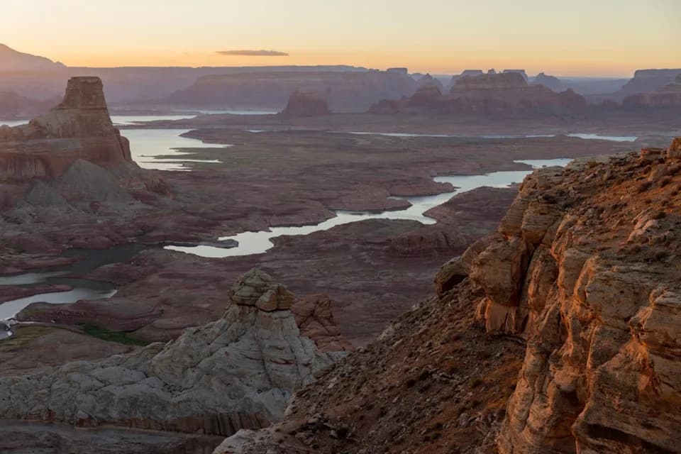 Krizna Situacija Na Jezeru Powell: Vanredna Otpuštanja Iz Flaming Gorge Produžena Do Aprila 2027